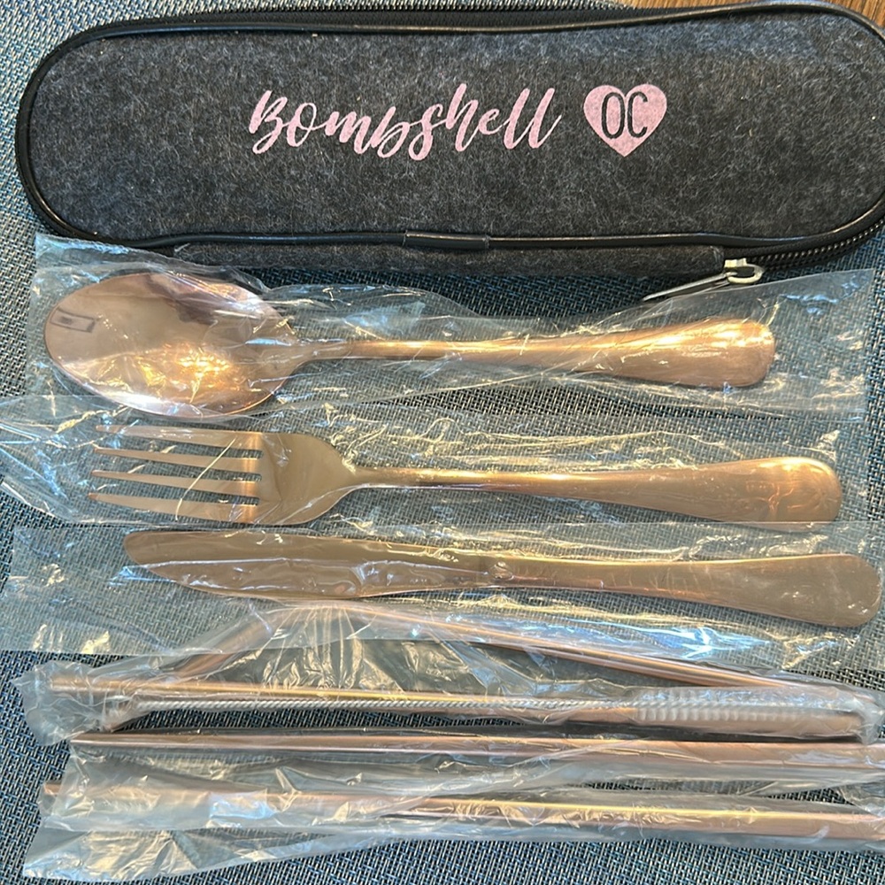 BOMBSHELL Rose Gold Travel Tableware Set - Picture 3 of 4